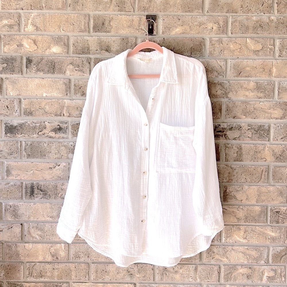 Altar’d State 🤍 Vaca Vibes 🌴 White Button Up